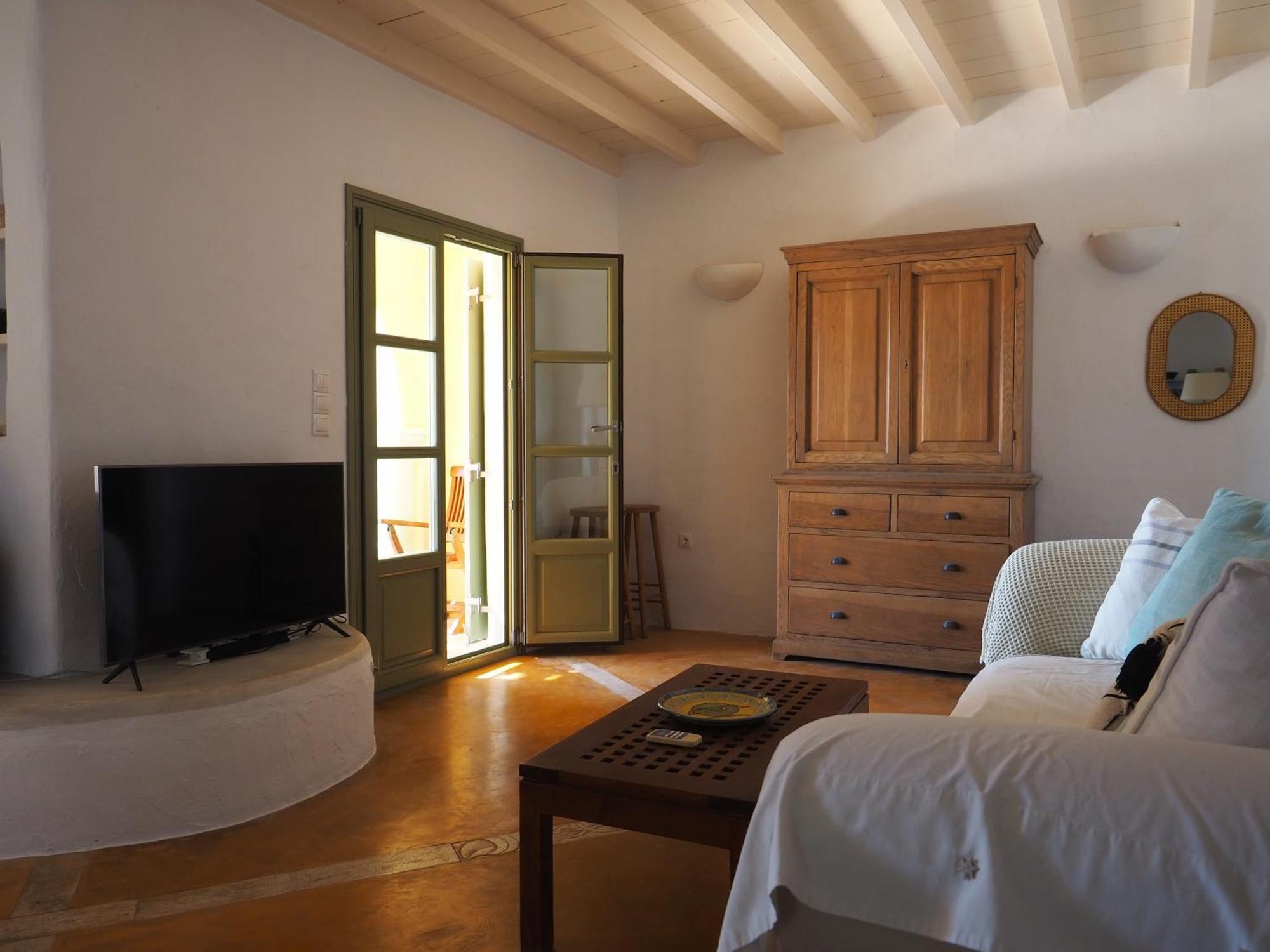 Ochre Dream, Beach Front & Sunset Villa Naousa Номер фото
